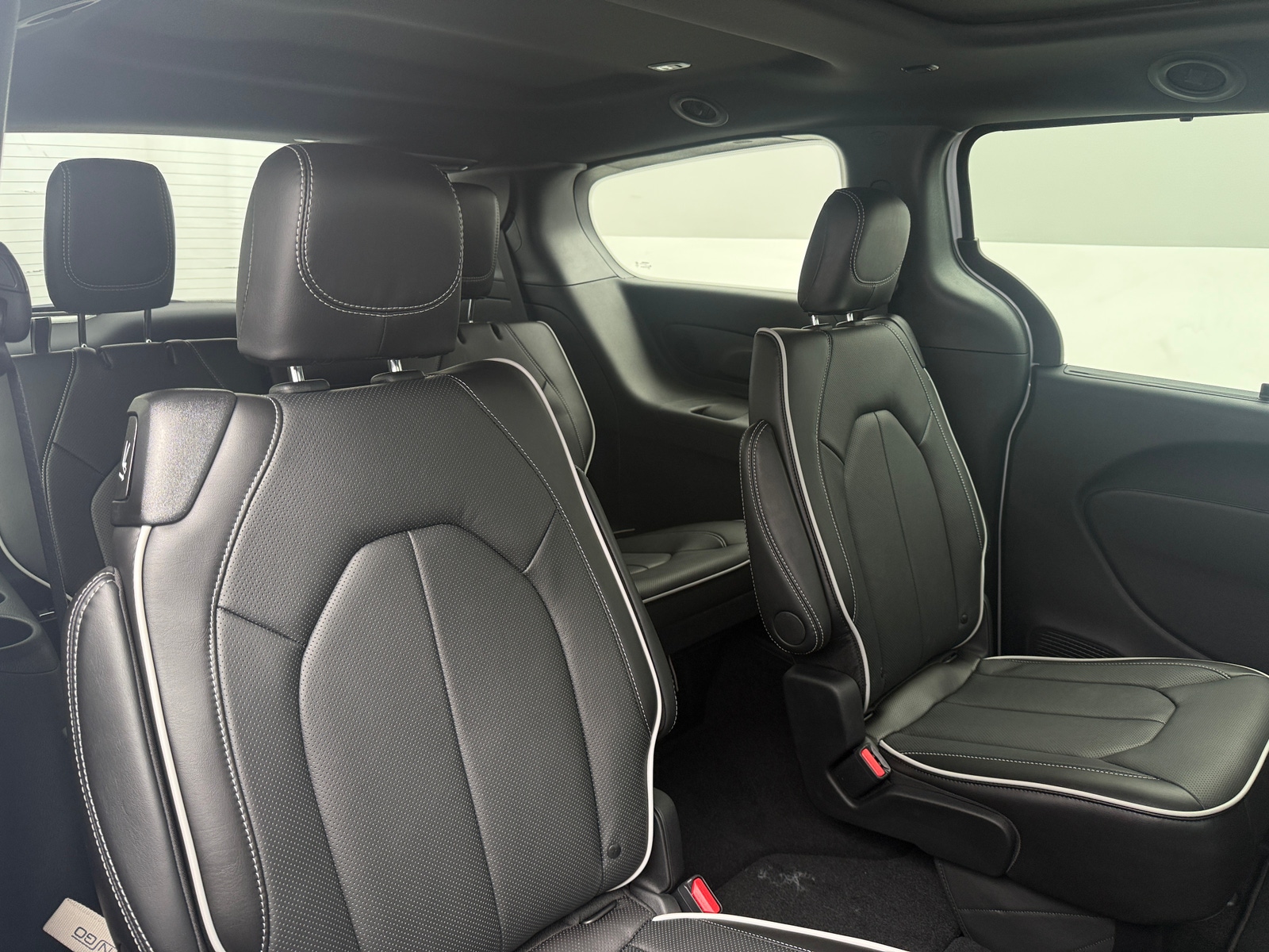 Thumbnail: 2026 Chrysler Pacifica - 5