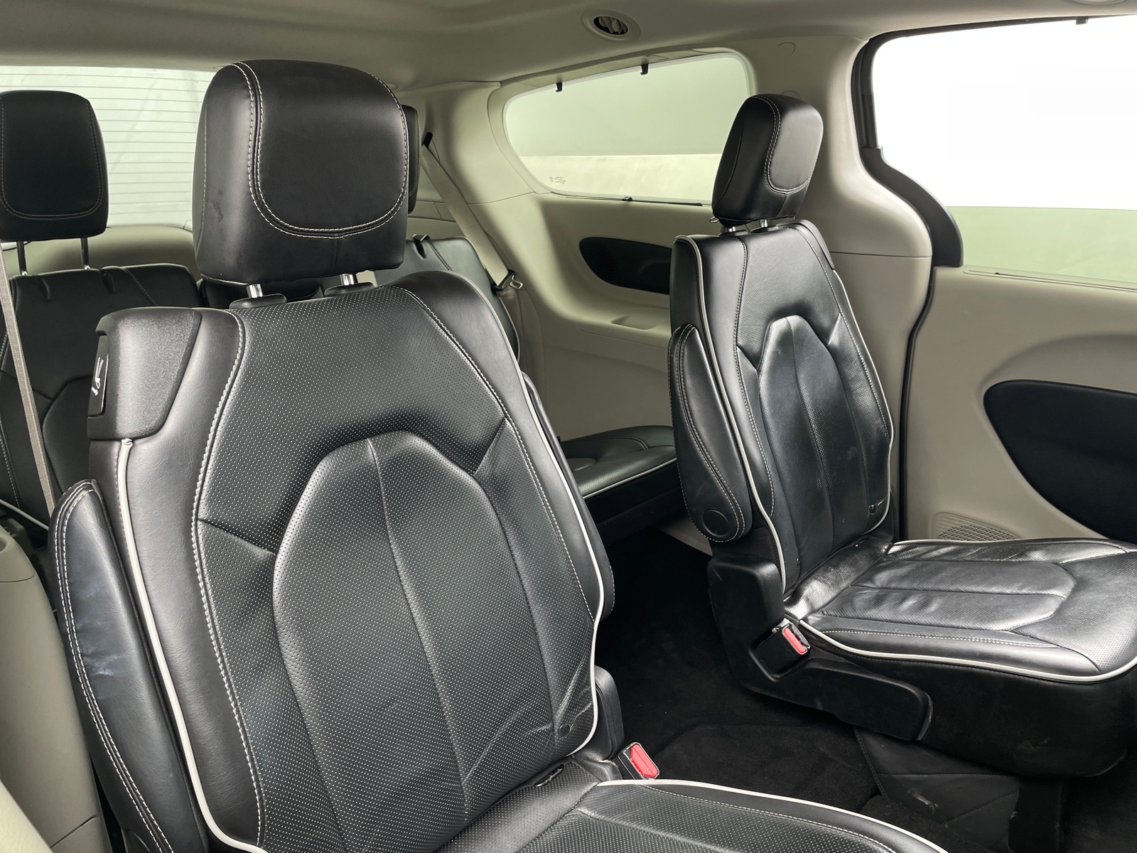 Thumbnail: 2023 Chrysler Pacifica - 5