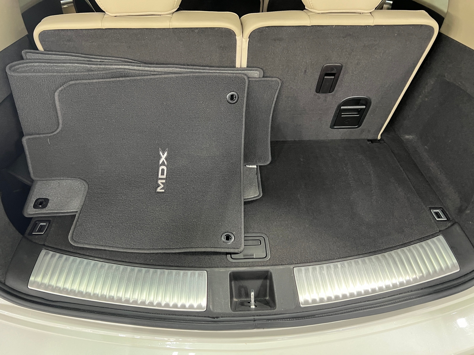 Thumbnail: 2017 Acura MDX - 6