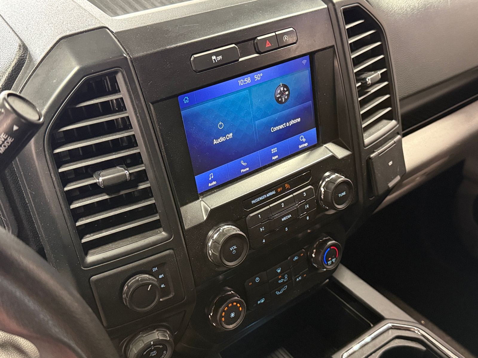 Thumbnail: 2020 Ford Econoline - 4