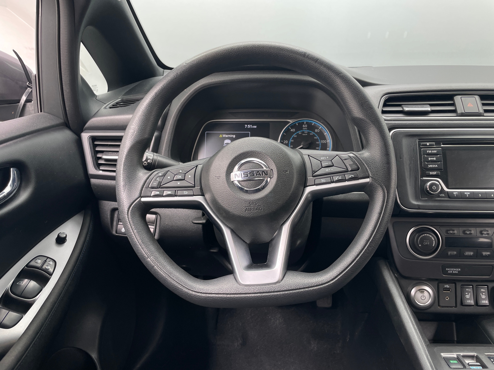 Thumbnail: 2018 Nissan Leaf - 5