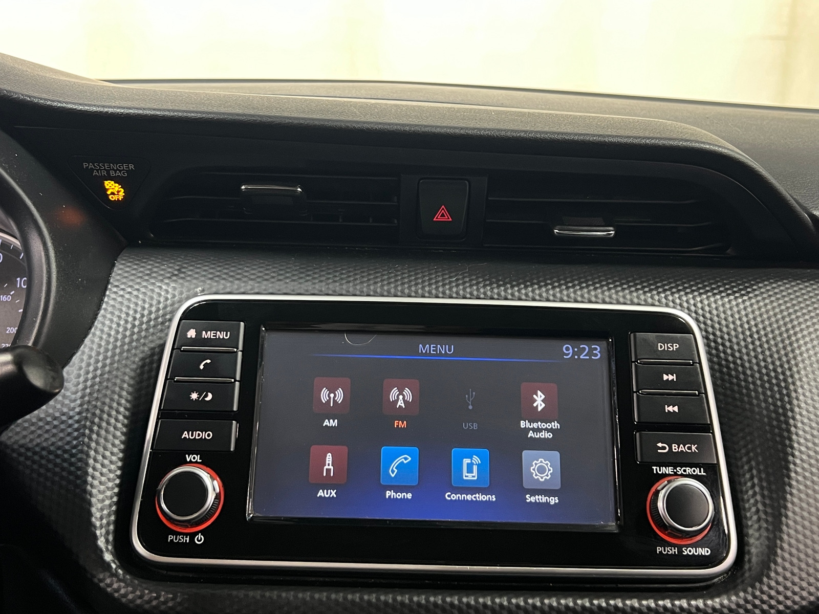 Thumbnail: 2023 Nissan Kicks - 4