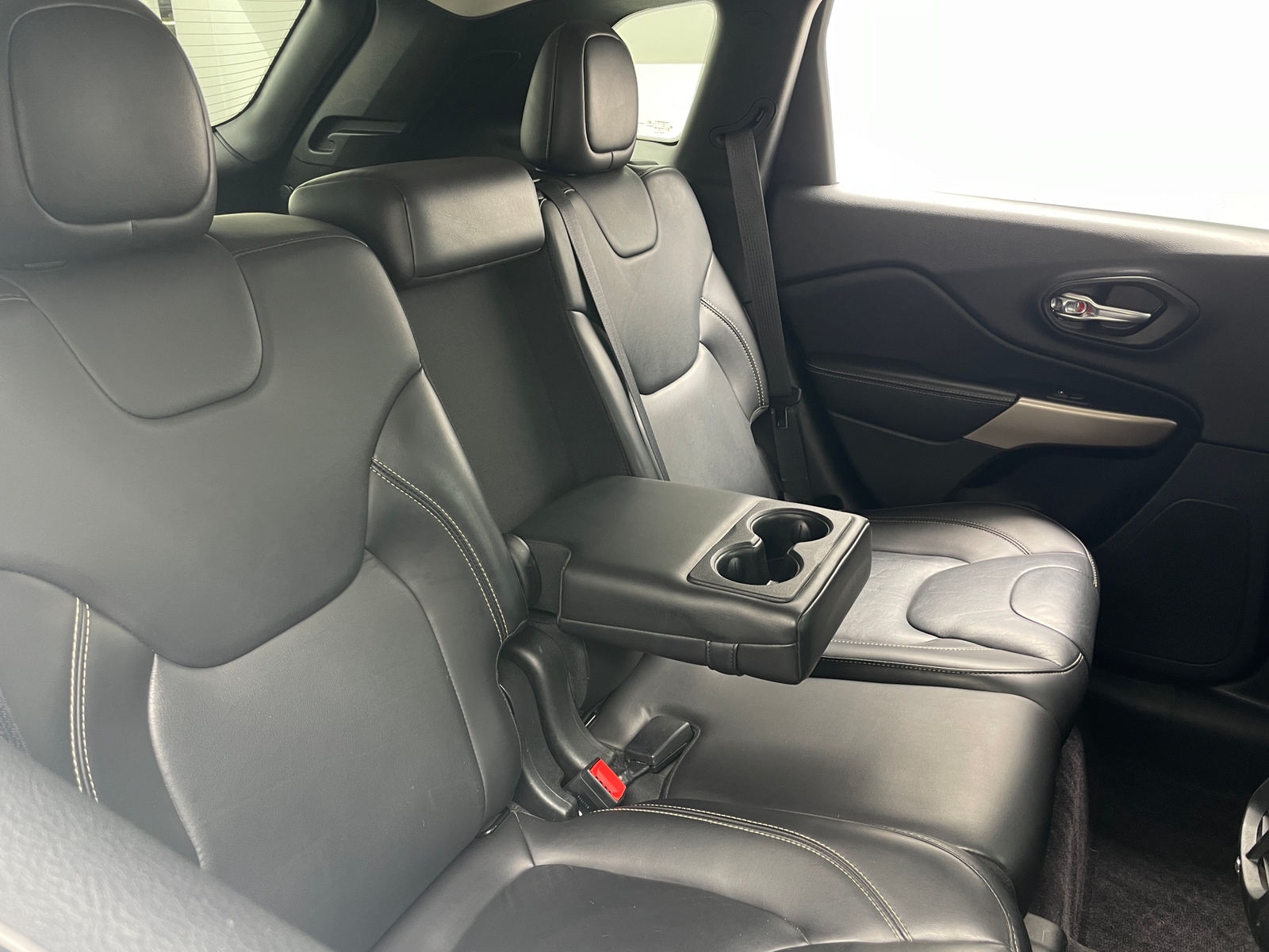 Thumbnail: 2017 Jeep Cherokee - 5