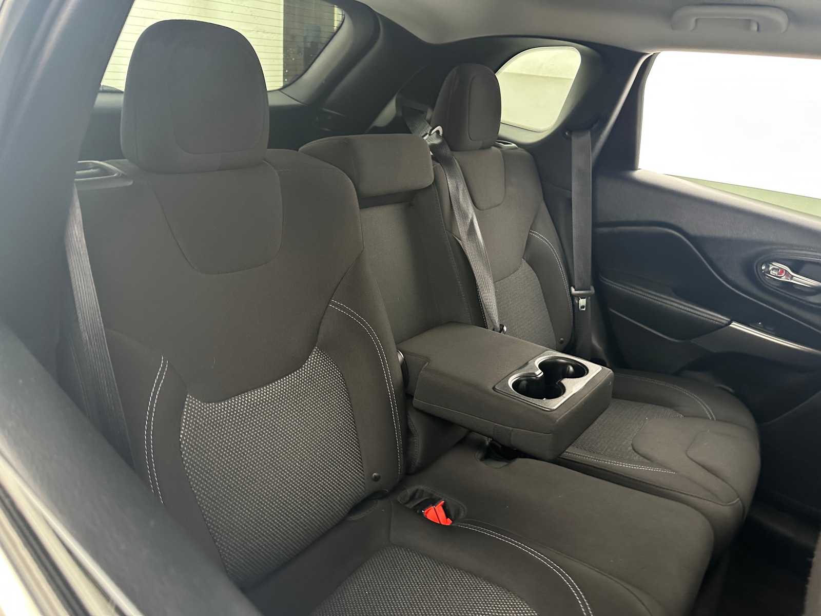 Thumbnail: 2019 Jeep Cherokee - 6