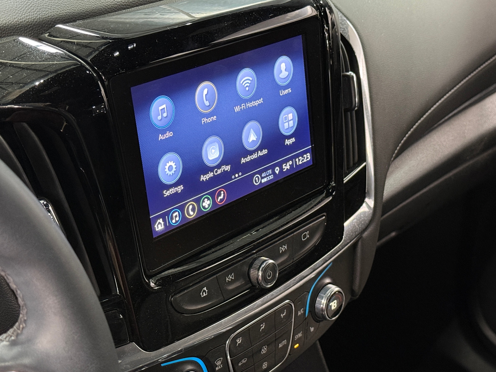 Thumbnail: 2023 Chevrolet Traverse - 4