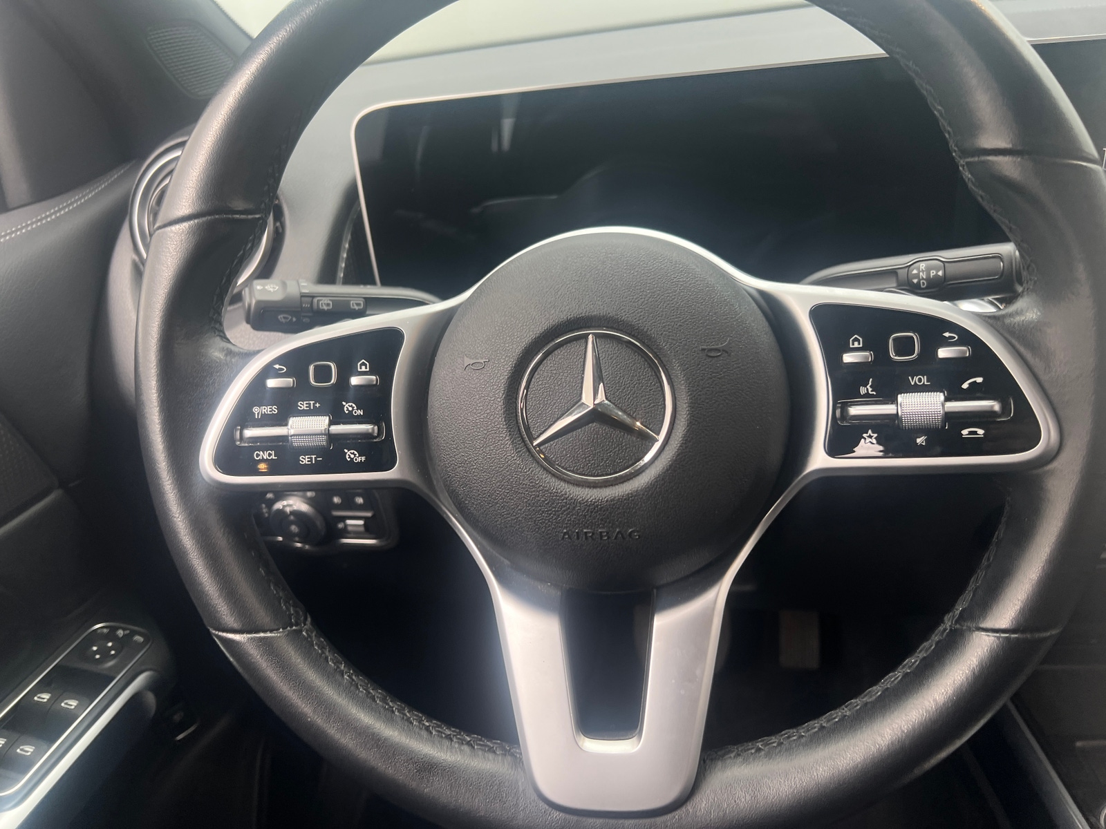 Thumbnail: 2020 Mercedes-Benz GLB - 4