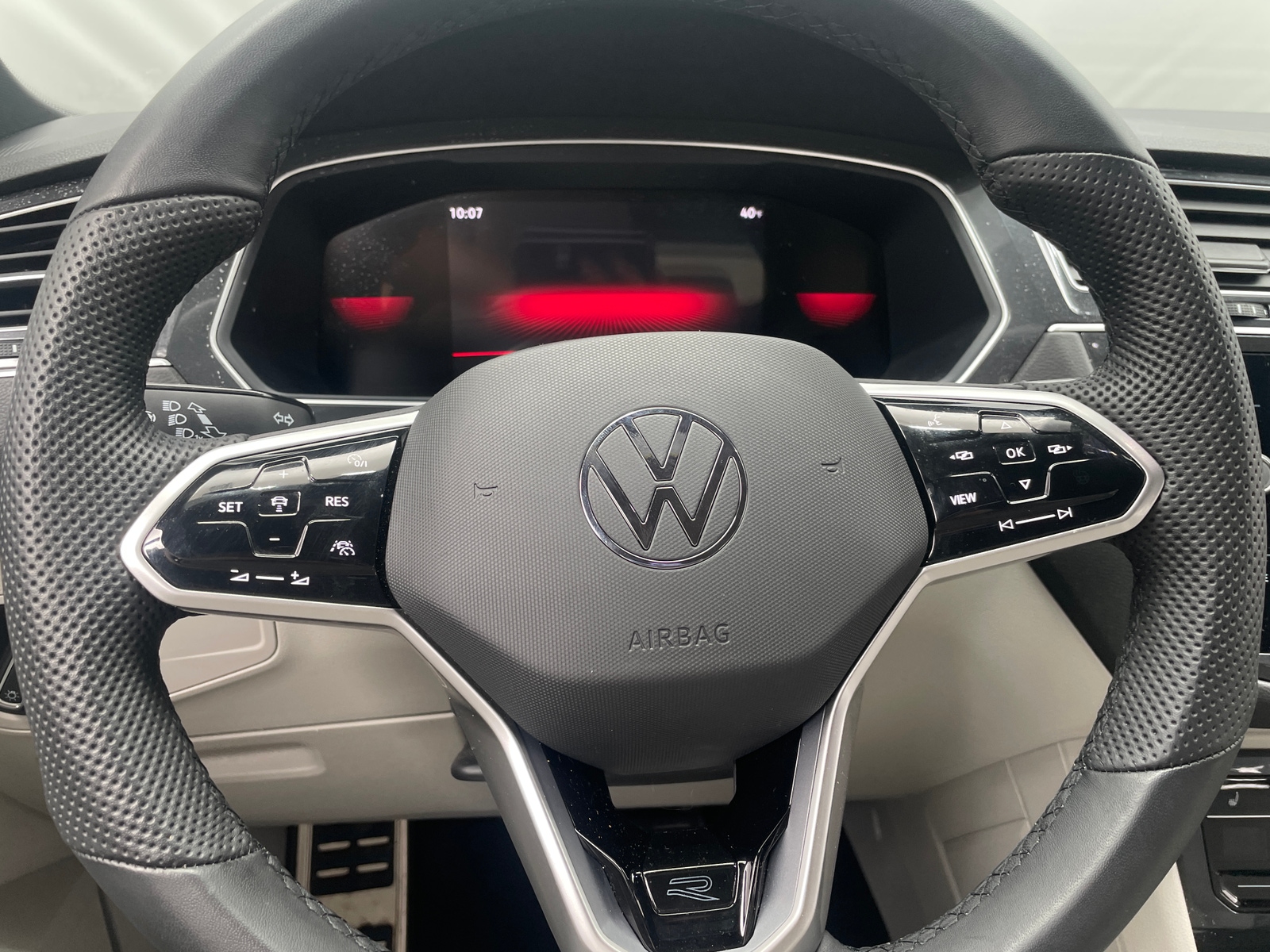 Thumbnail: 2024 Volkswagen Tiguan - 4