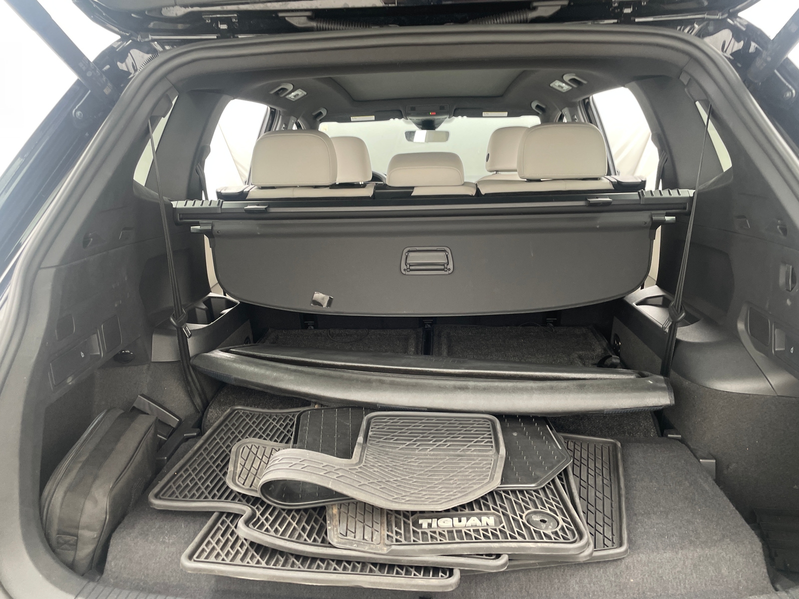 Thumbnail: 2024 Volkswagen Tiguan - 6