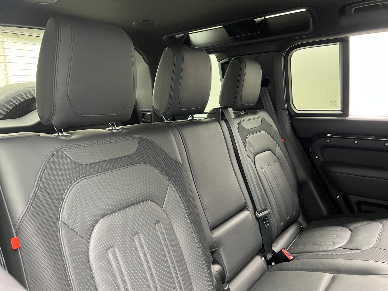 Thumbnail: 2022 Land Rover Defender - 5