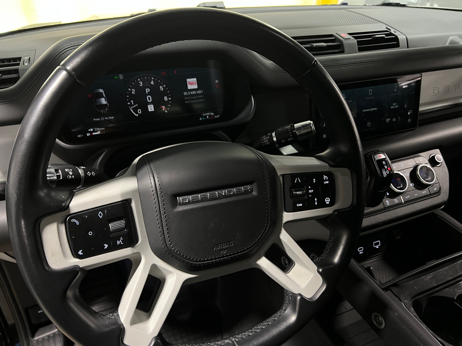 Thumbnail: 2022 Land Rover Defender - 4