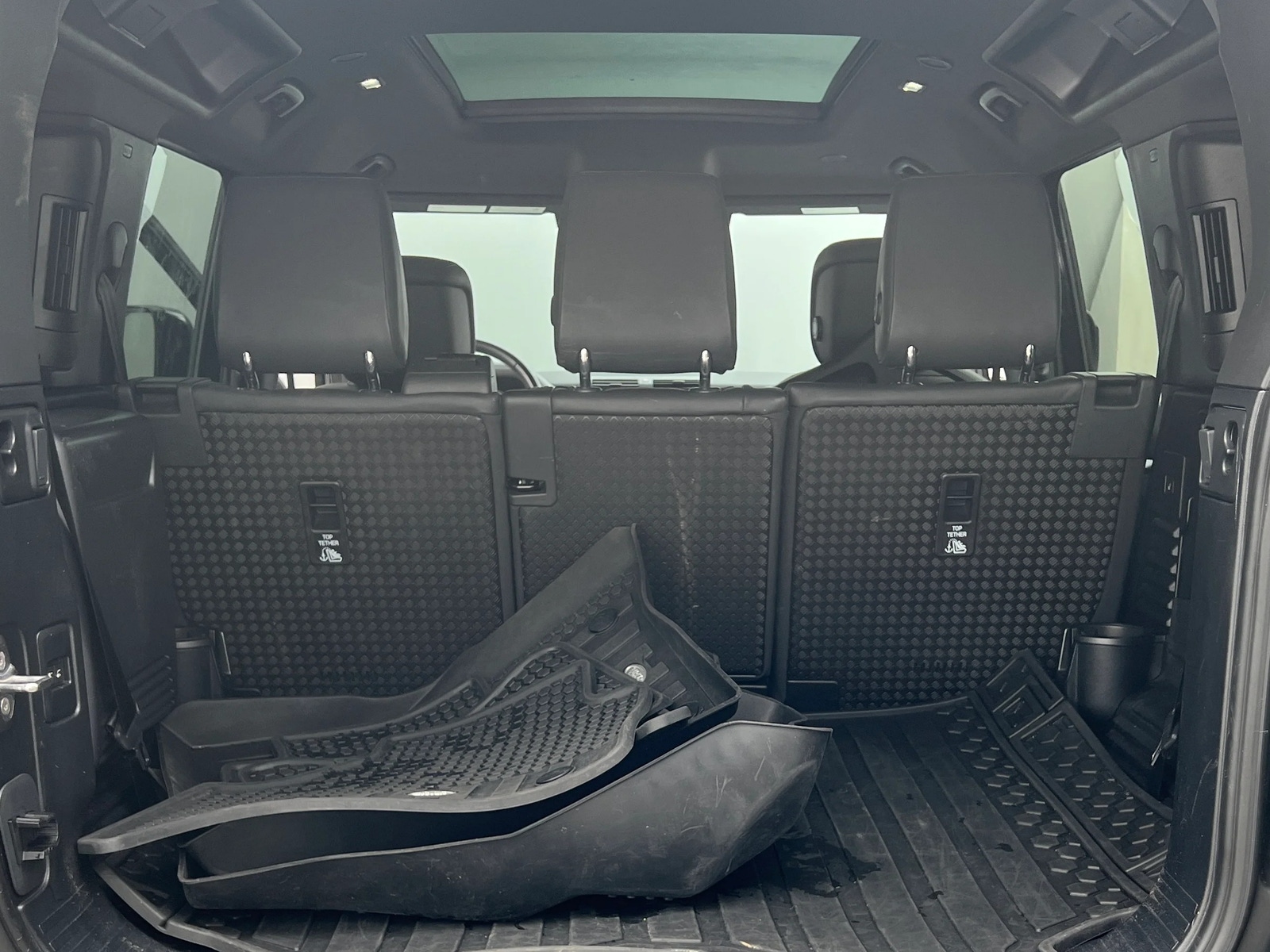 Thumbnail: 2022 Land Rover Defender - 6