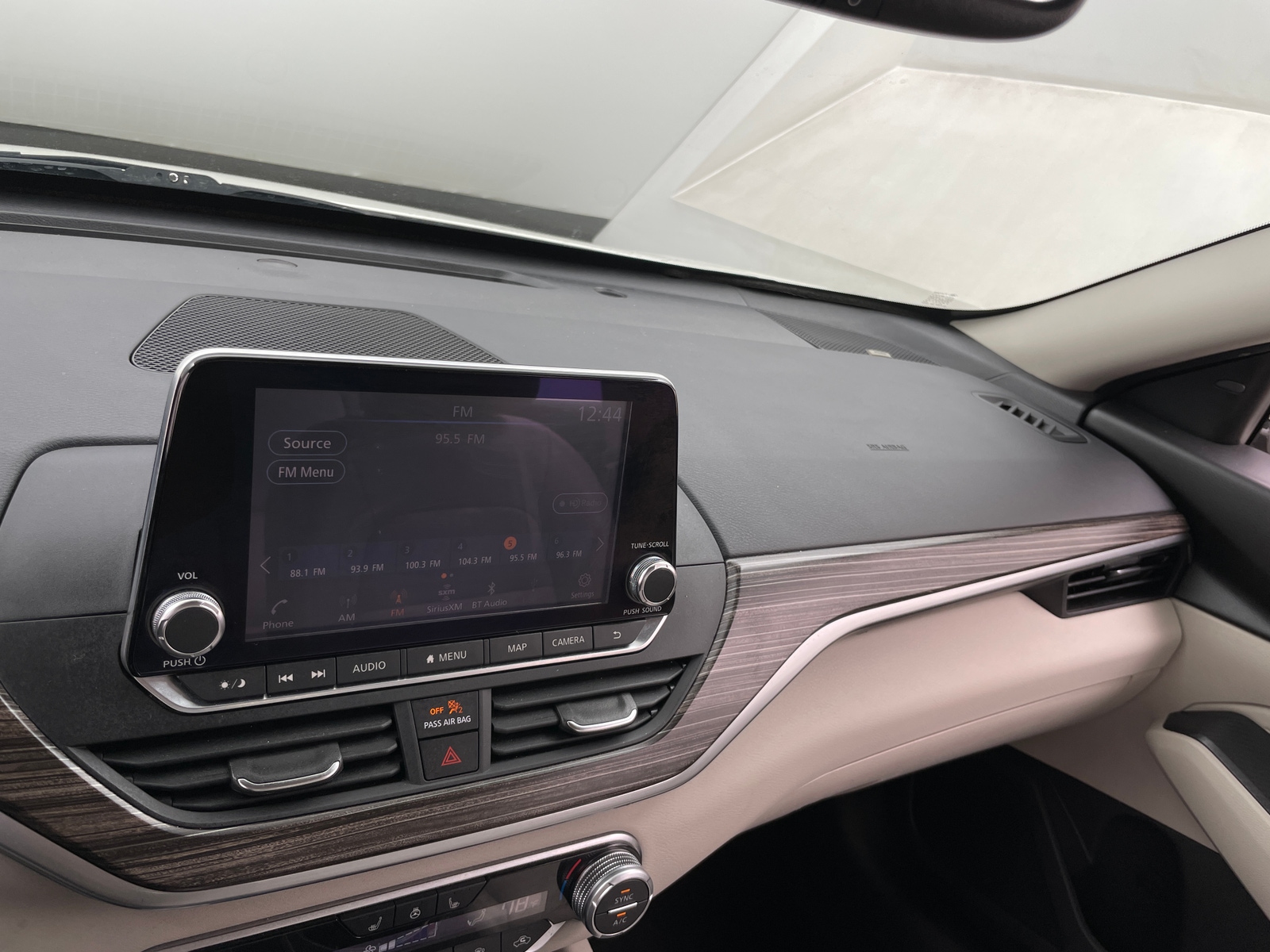 Thumbnail: 2019 Nissan Altima - 3