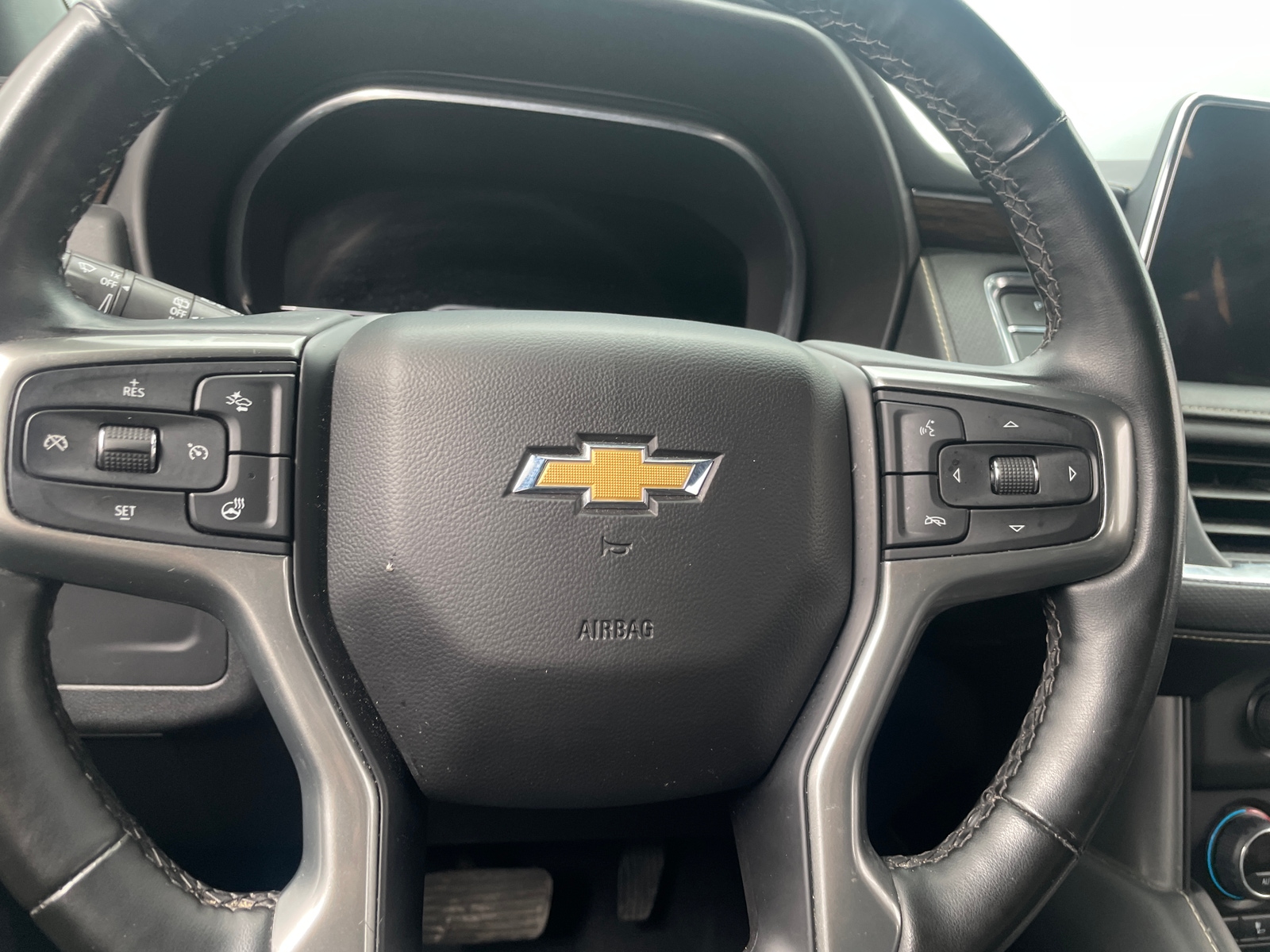 Thumbnail: 2023 Chevrolet Suburban - 4