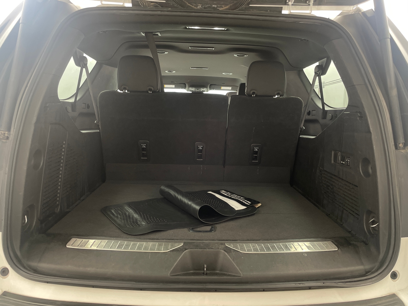 Thumbnail: 2023 Chevrolet Suburban - 6