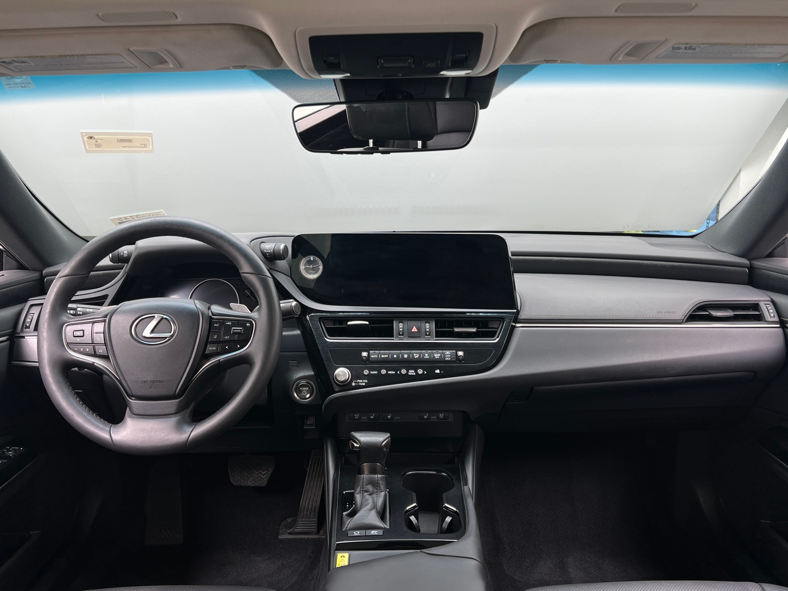 Thumbnail: 2023 Lexus ES - 2