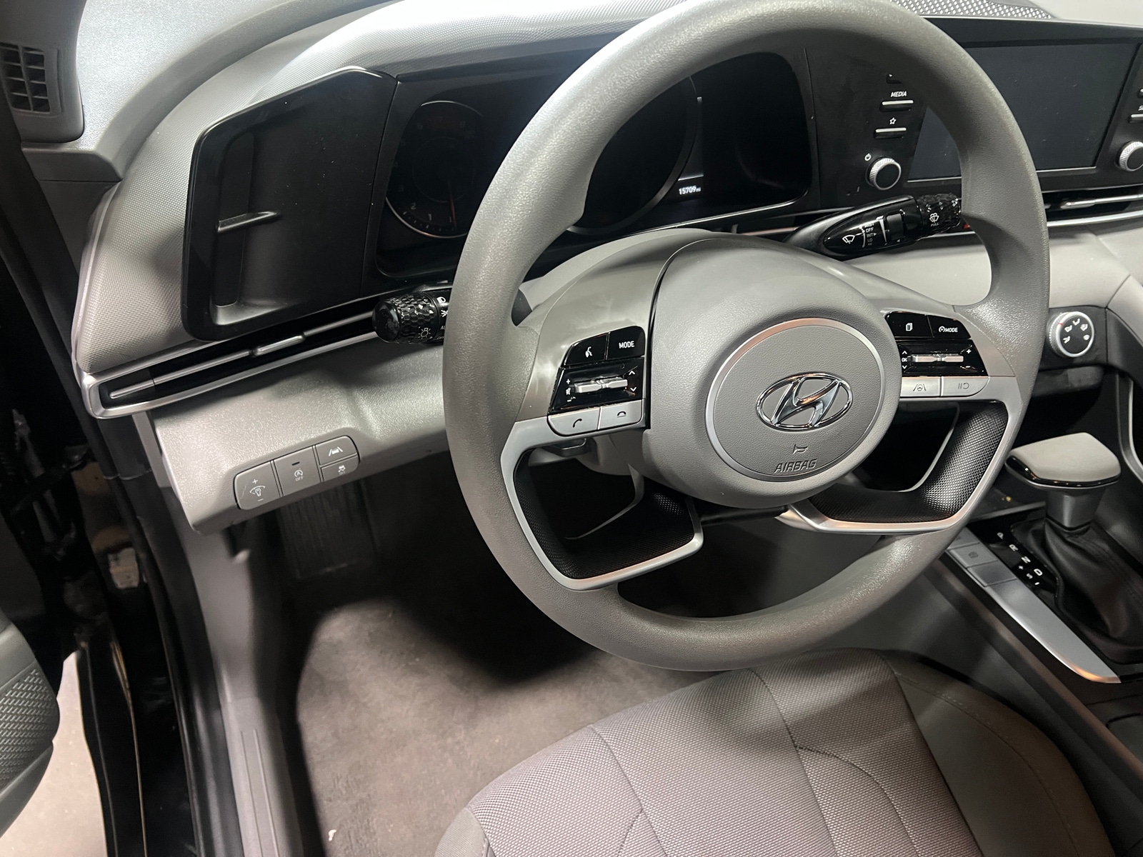 Thumbnail: 2023 Hyundai Elantra - 5