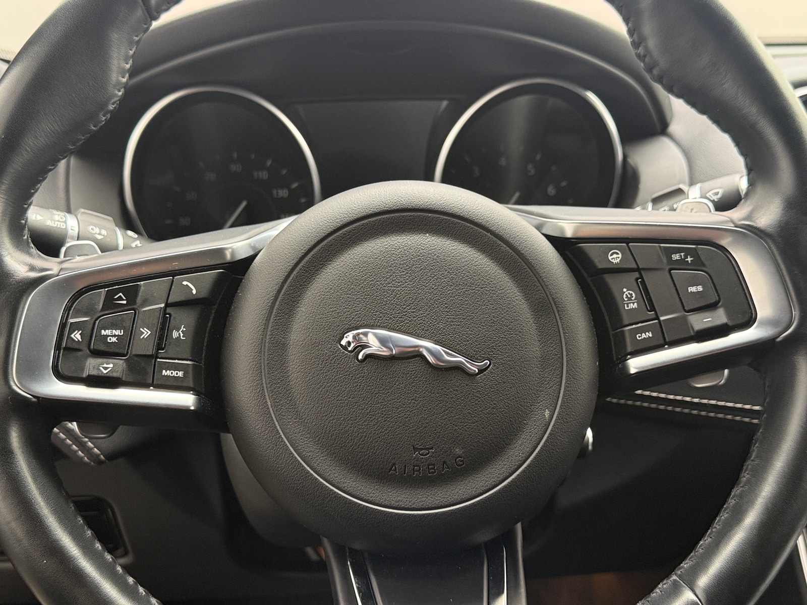 Thumbnail: 2019 Jaguar XE - 4