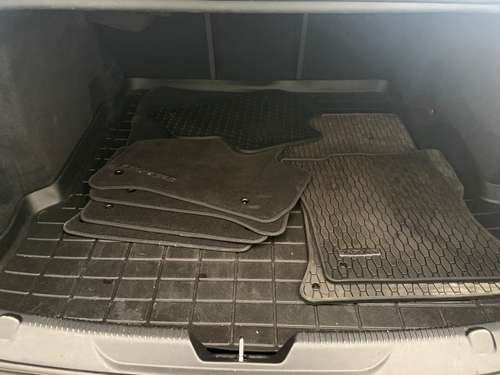 Thumbnail: 2019 Jaguar XE - 6