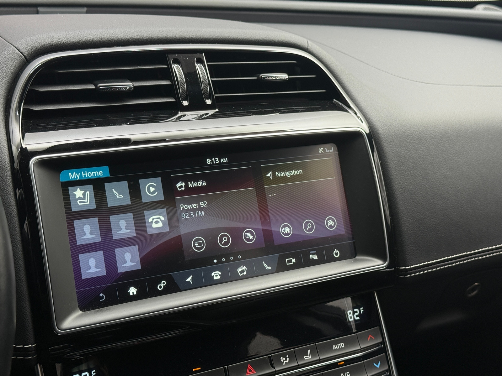 Thumbnail: 2019 Jaguar XE - 3