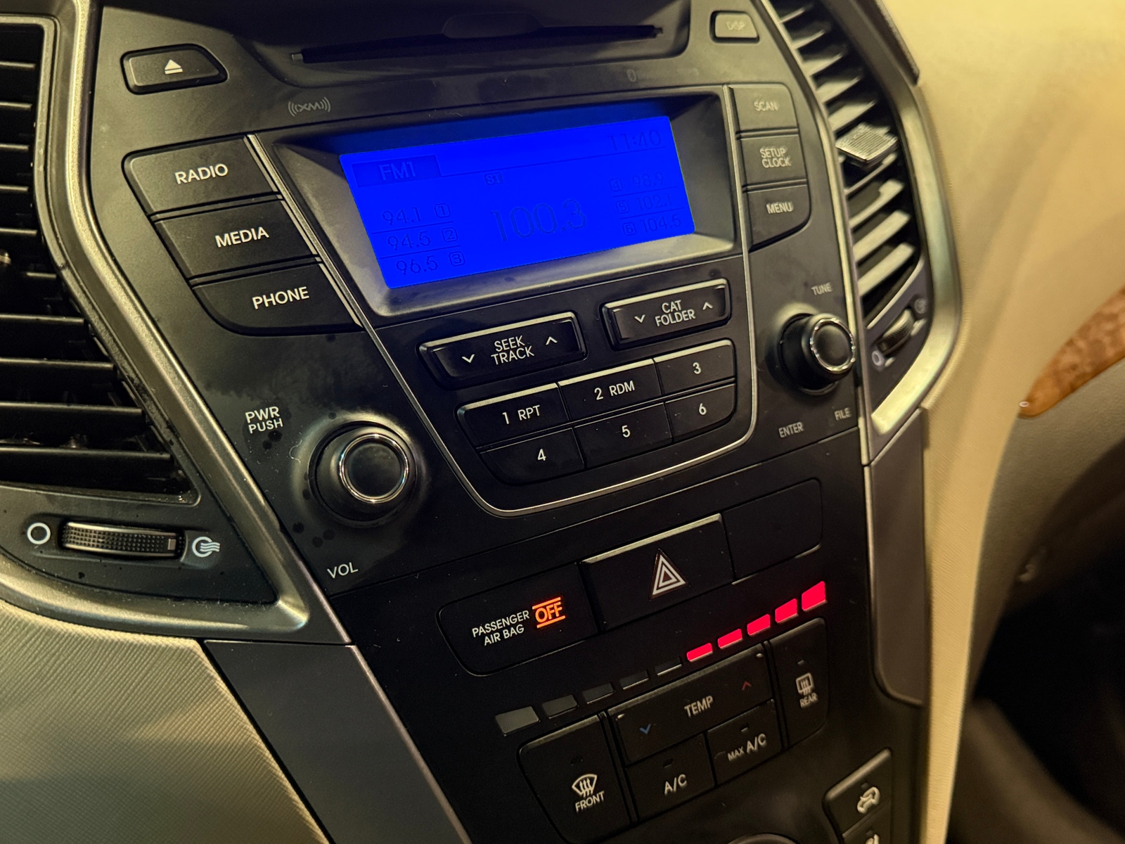 Thumbnail: 2016 Hyundai Santa Fe - 4