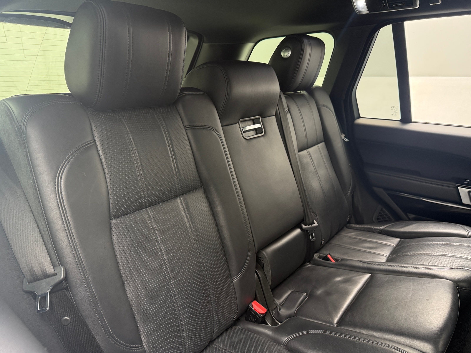 Thumbnail: 2016 Land Rover Range Rover - 5