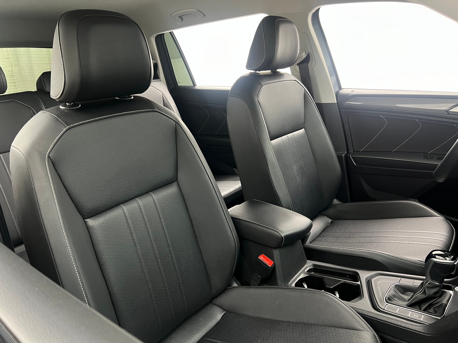 Thumbnail: 2023 Volkswagen Tiguan - 2