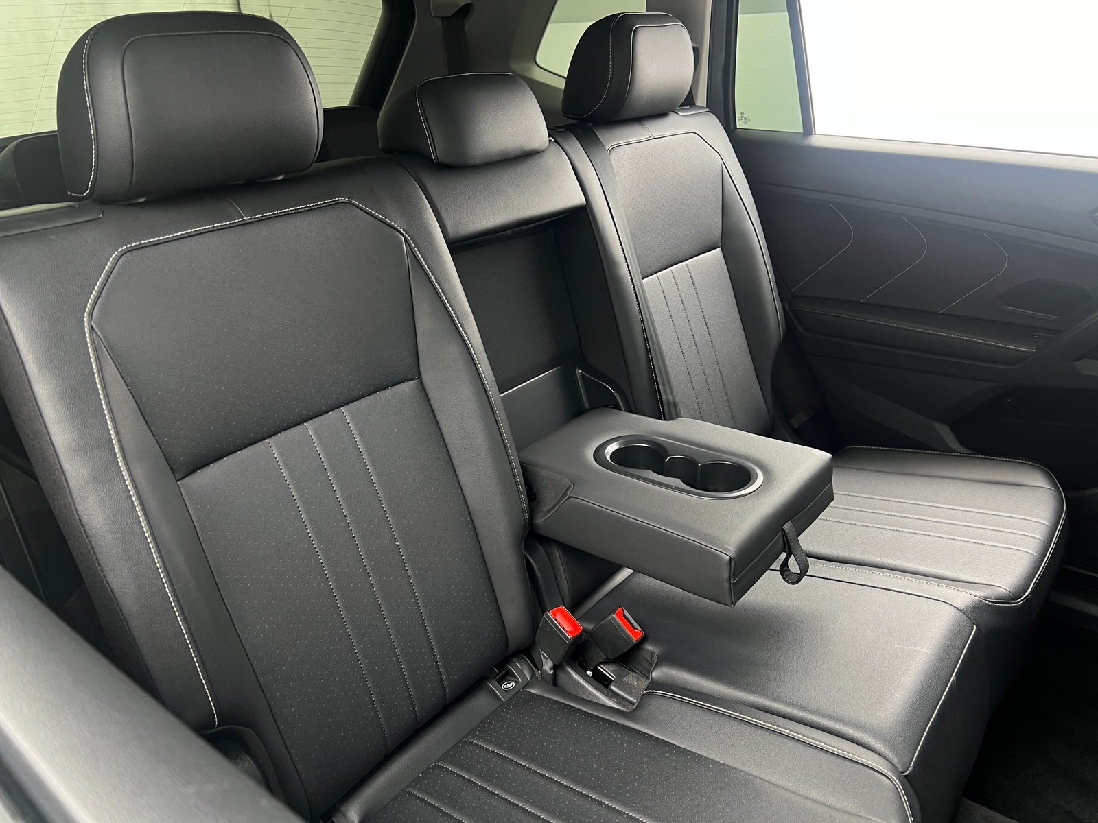 Thumbnail: 2023 Volkswagen Tiguan - 6