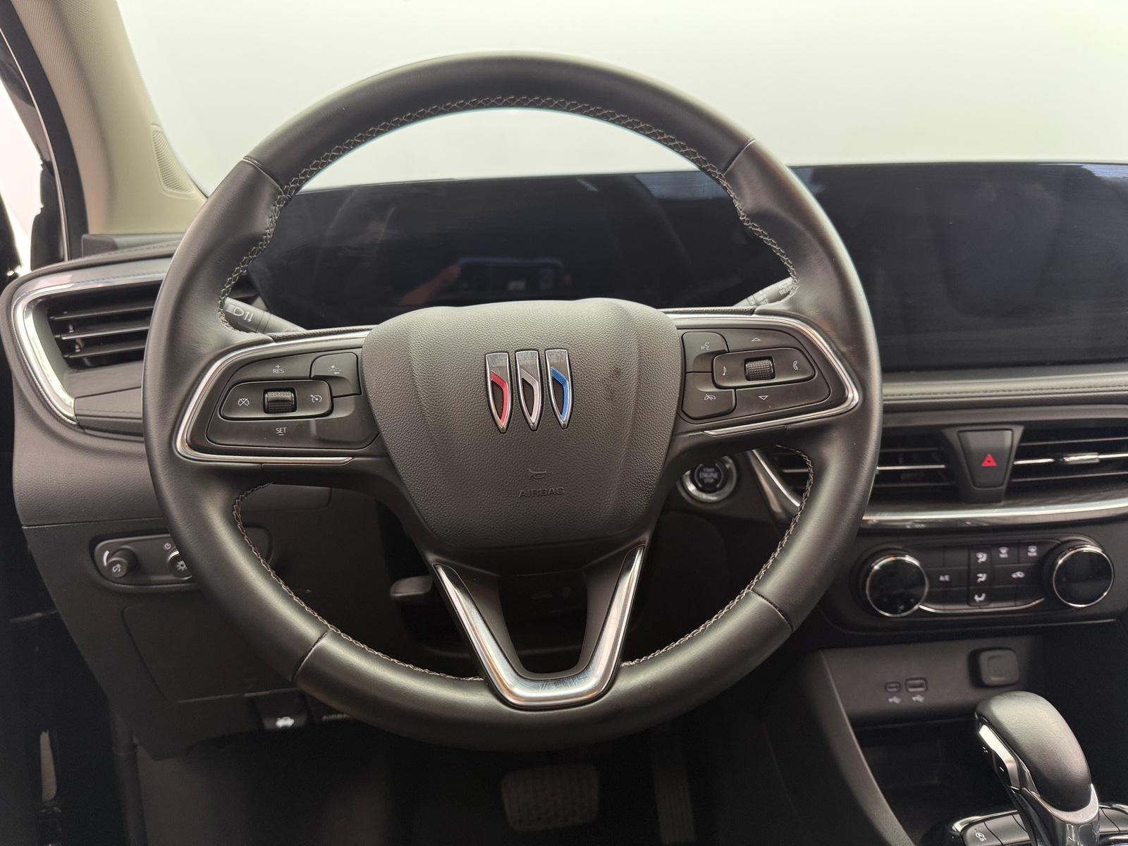 Thumbnail: 2025 Buick Encore GX - 4