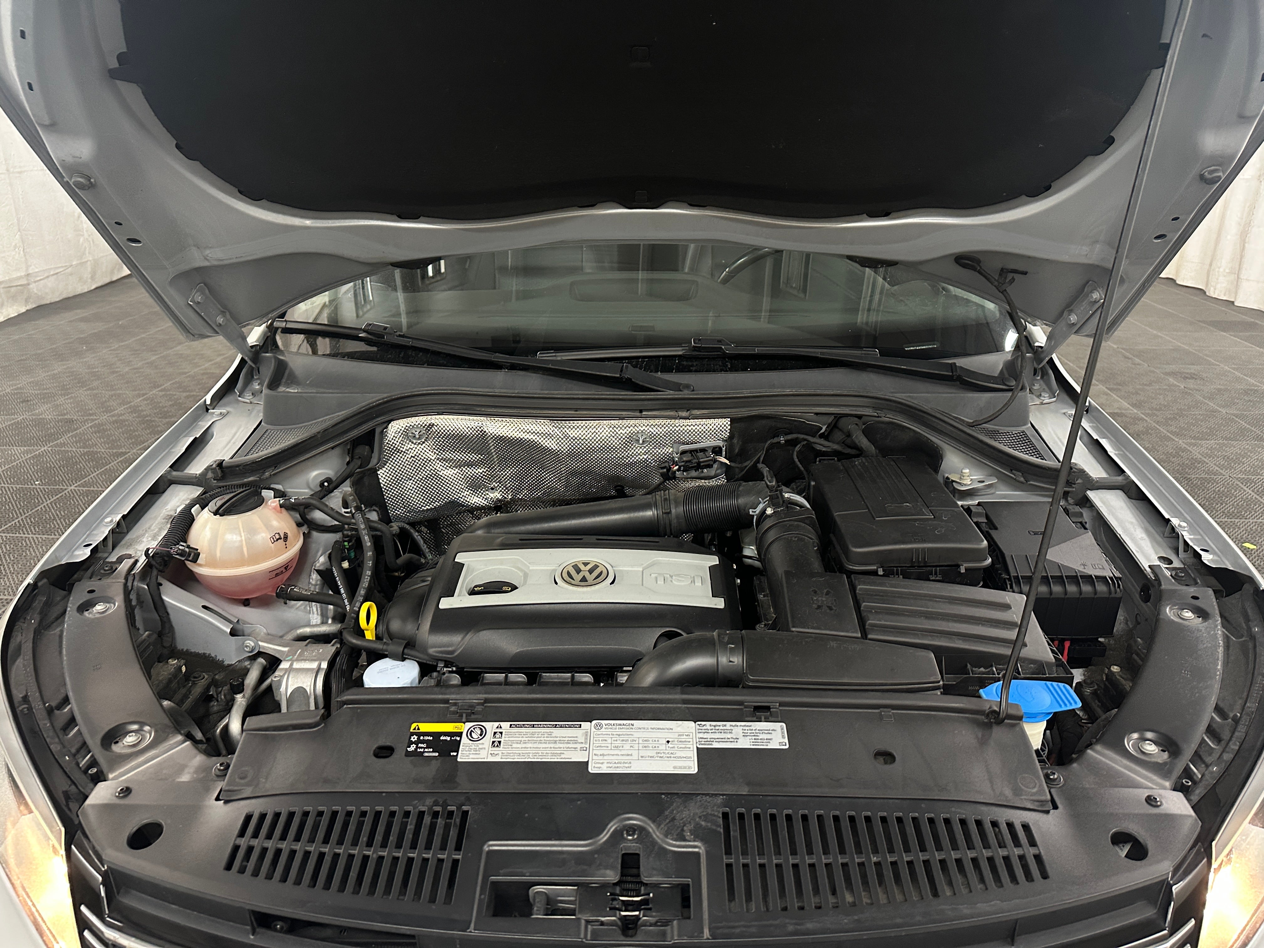 2017 Volkswagen Tiguan - Image 1