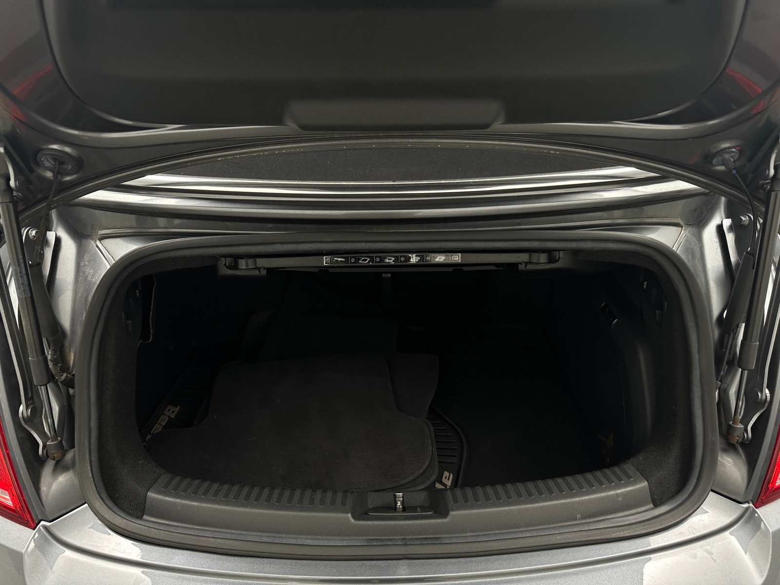 Thumbnail: 2014 Volkswagen Beetle - 7