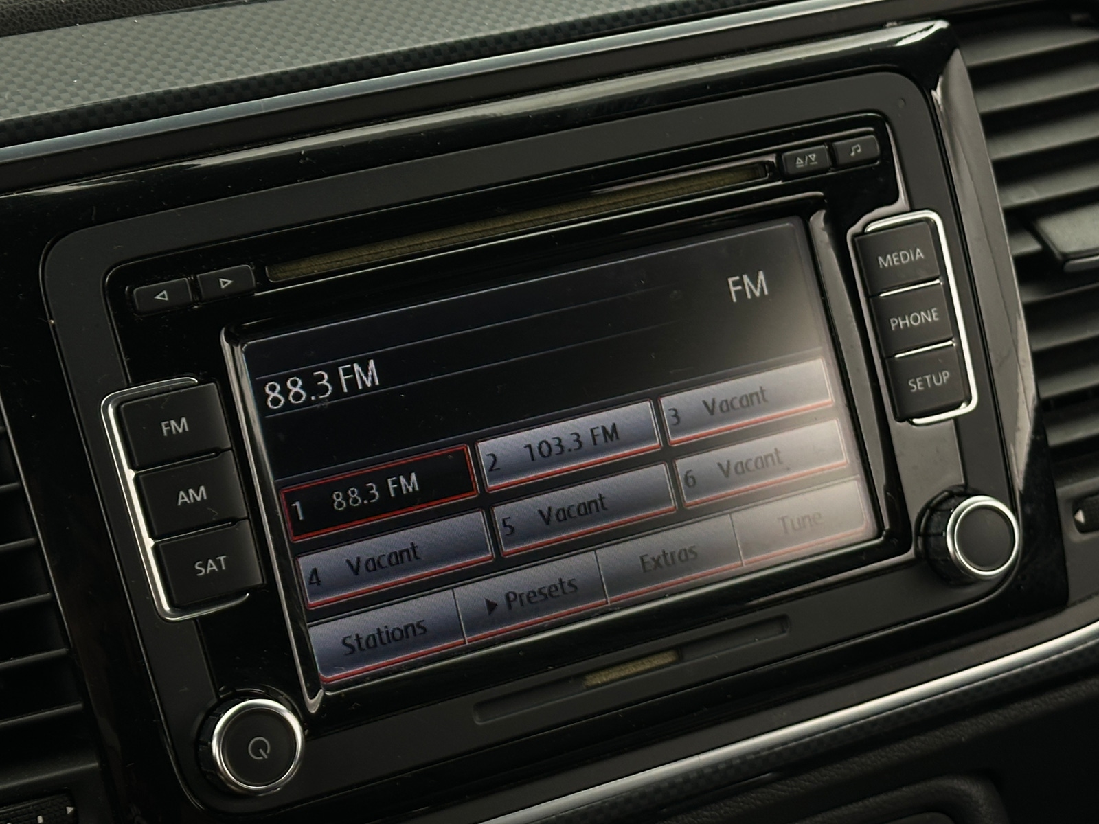 Thumbnail: 2014 Volkswagen Beetle - 4