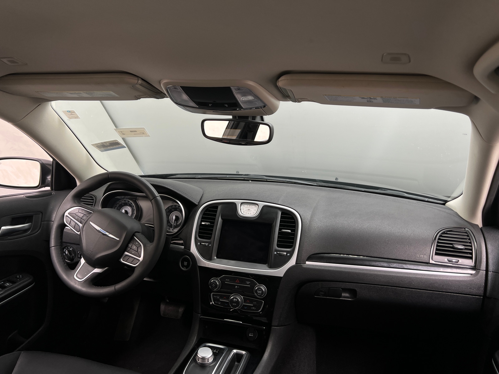 Thumbnail: 2023 Chrysler 300 - 3