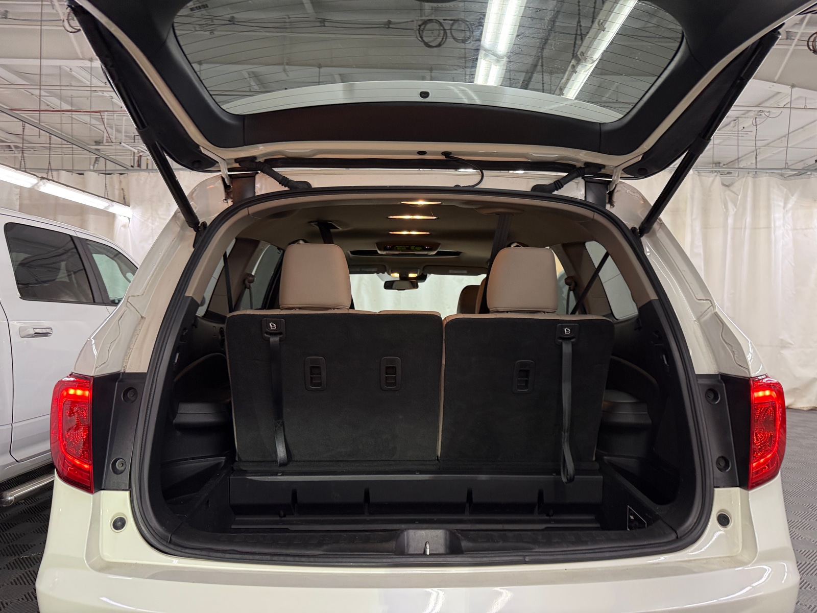 Thumbnail: 2016 Honda Pilot - 6