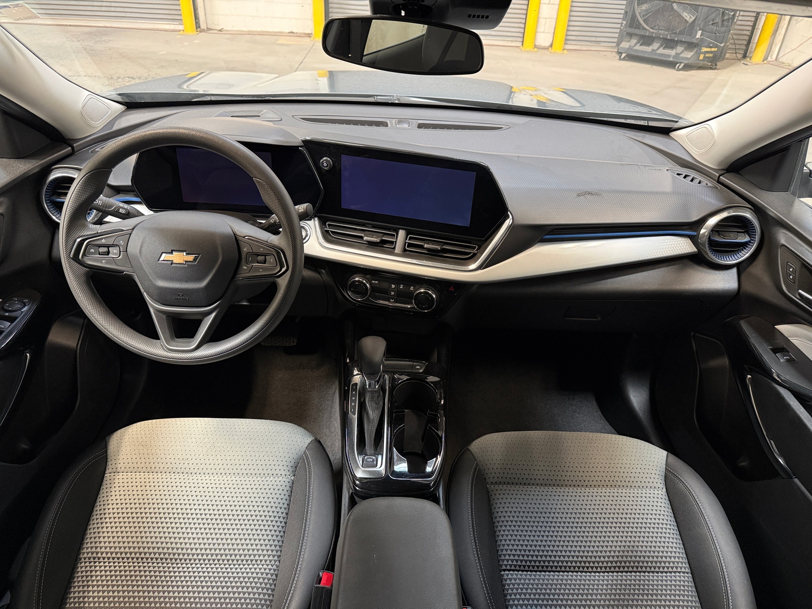 Thumbnail: 2025 Chevrolet Trax - 3