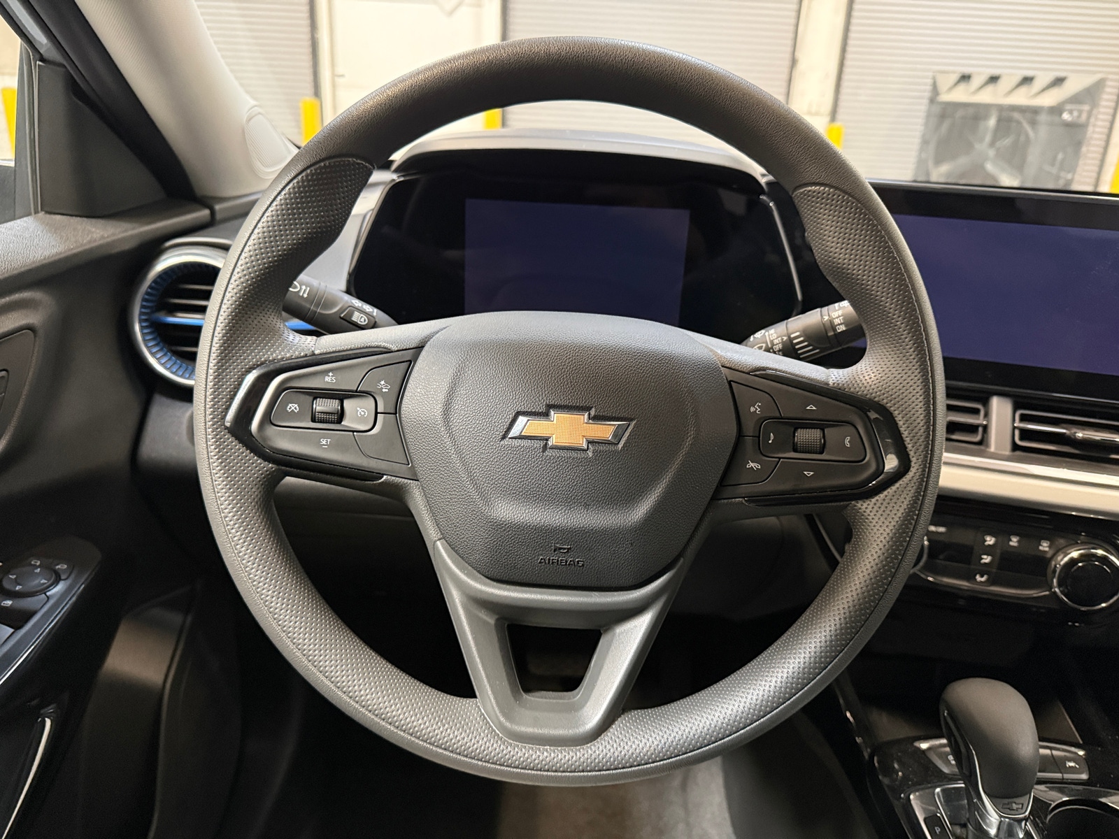 Thumbnail: 2025 Chevrolet Trax - 5