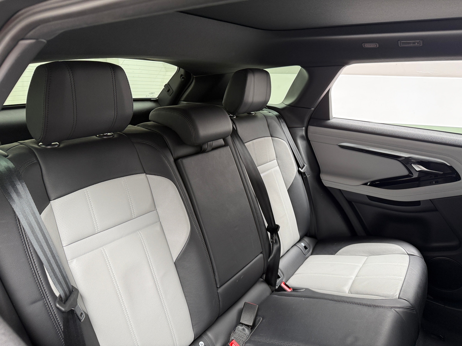 Thumbnail: 2021 Land Rover Range Rover Evoque - 5