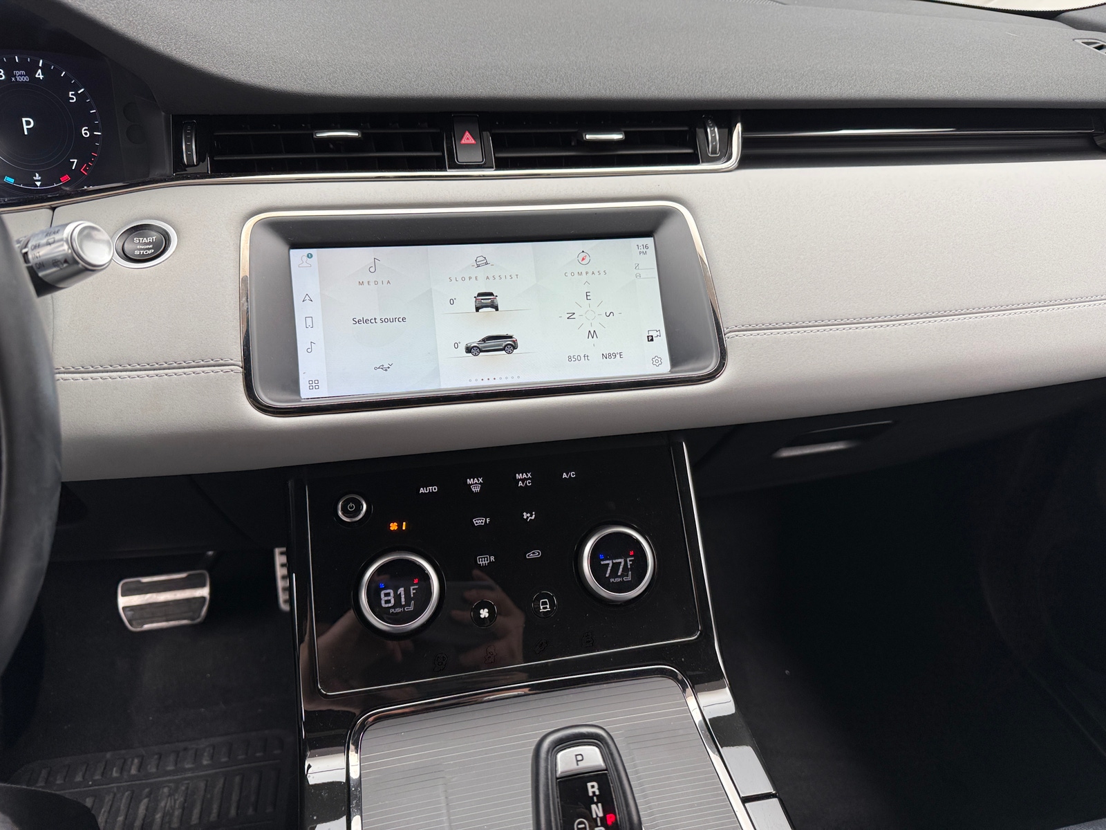 Thumbnail: 2021 Land Rover Range Rover Evoque - 3