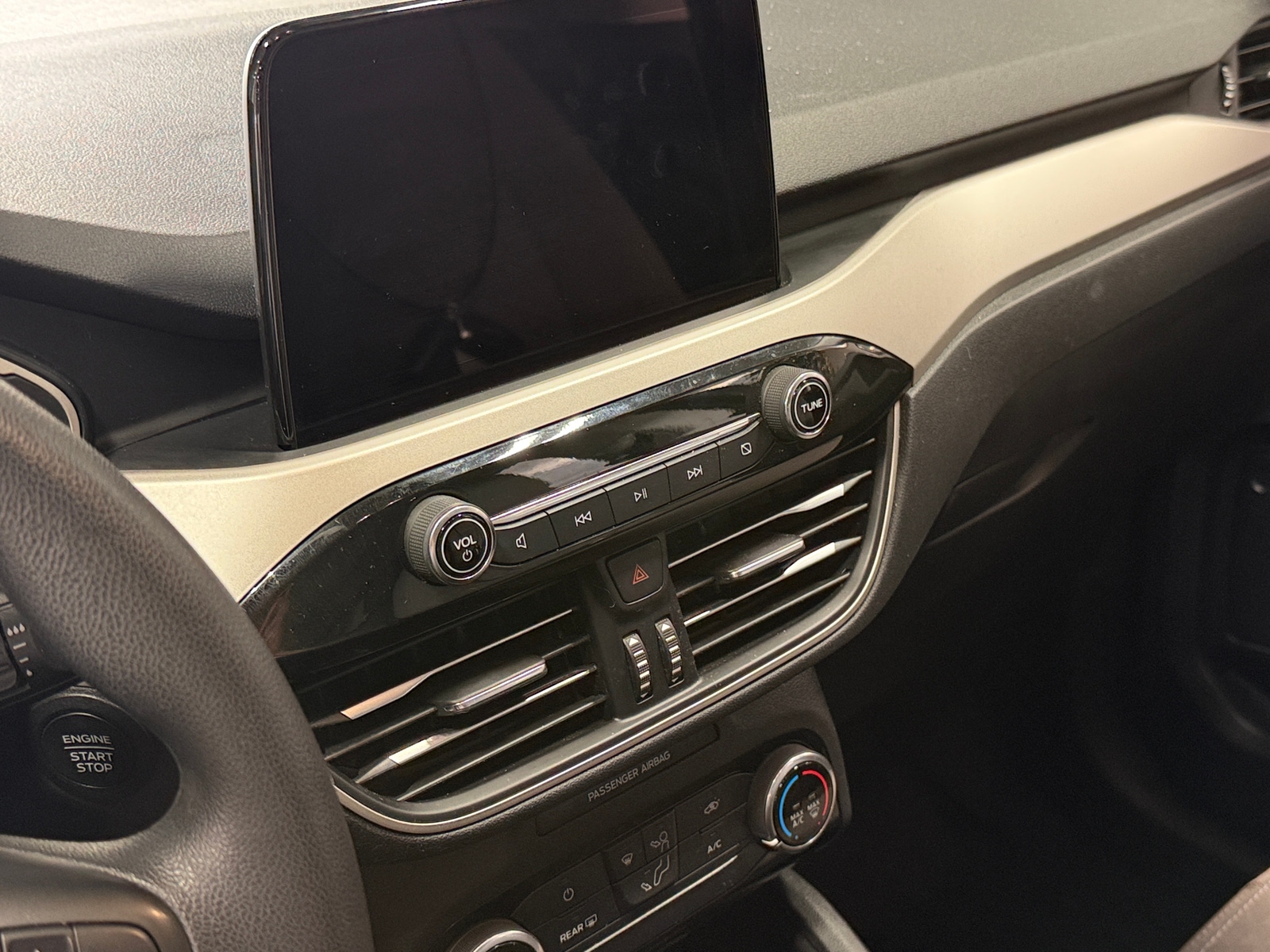 Thumbnail: 2022 Ford Escape - 4