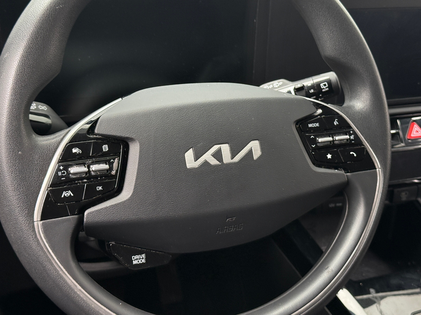 Thumbnail: 2023 Kia Niro - 5