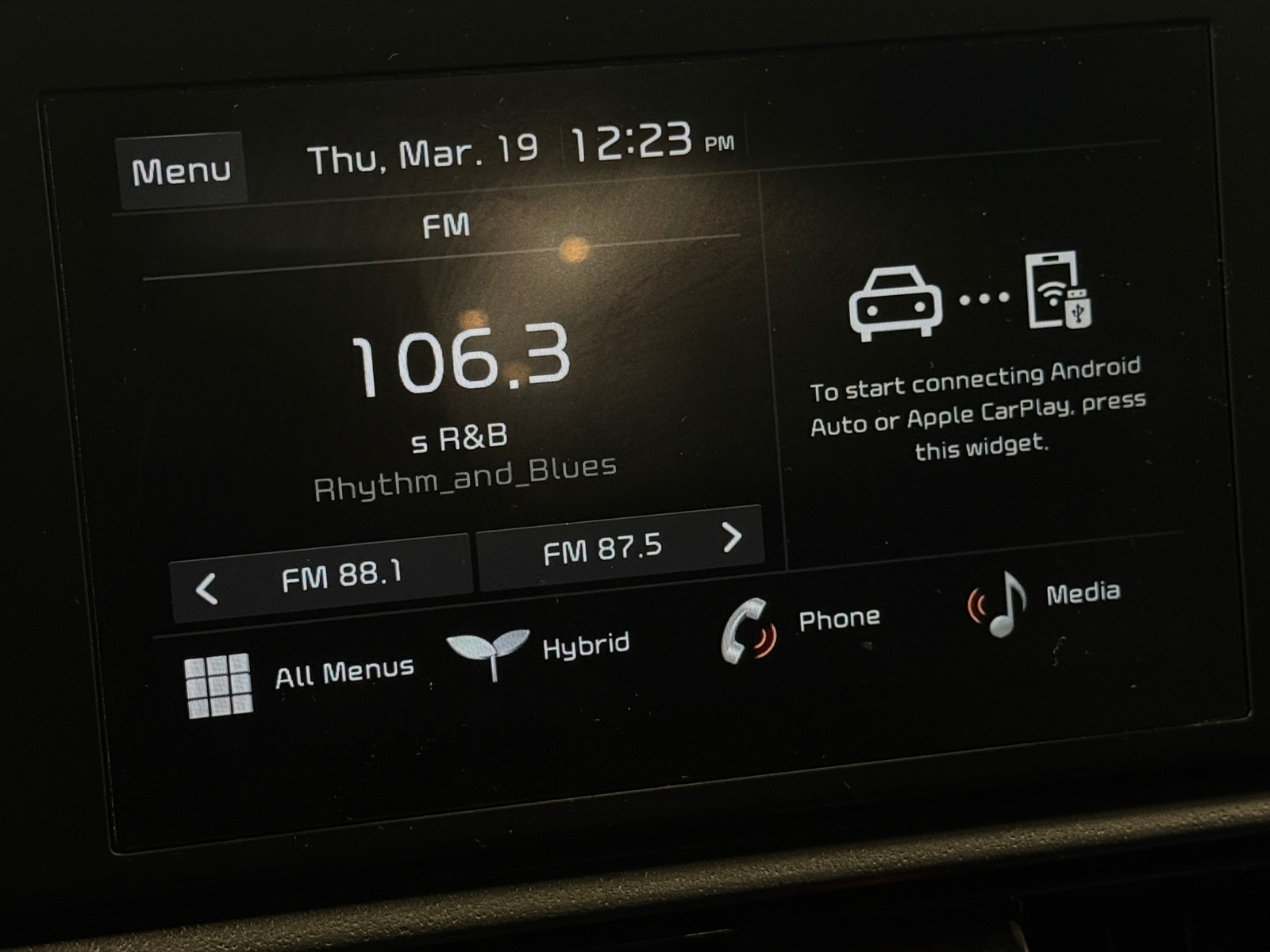 Thumbnail: 2023 Kia Niro - 4