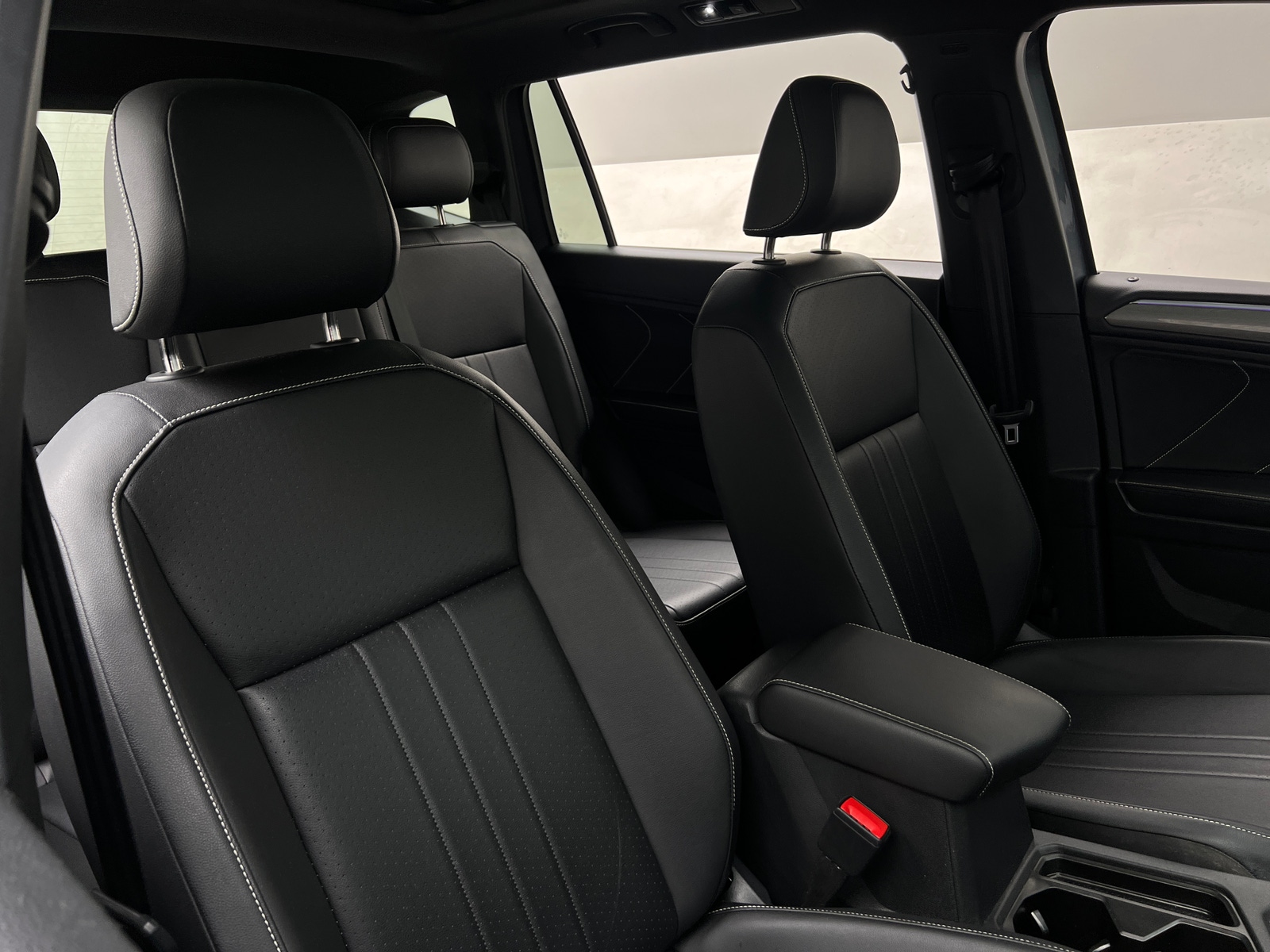 Thumbnail: 2023 Volkswagen Tiguan - 2