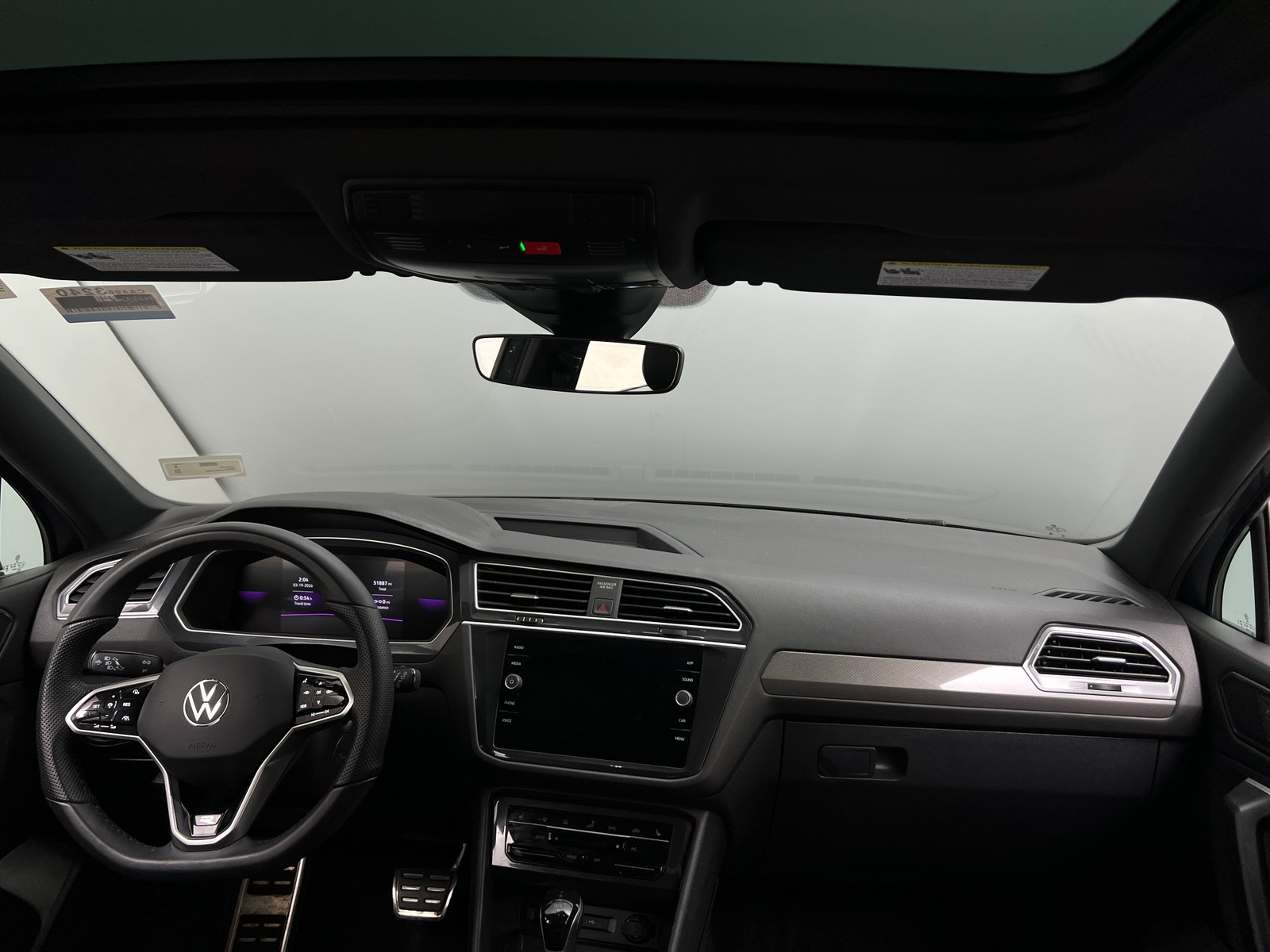 Thumbnail: 2023 Volkswagen Tiguan - 3