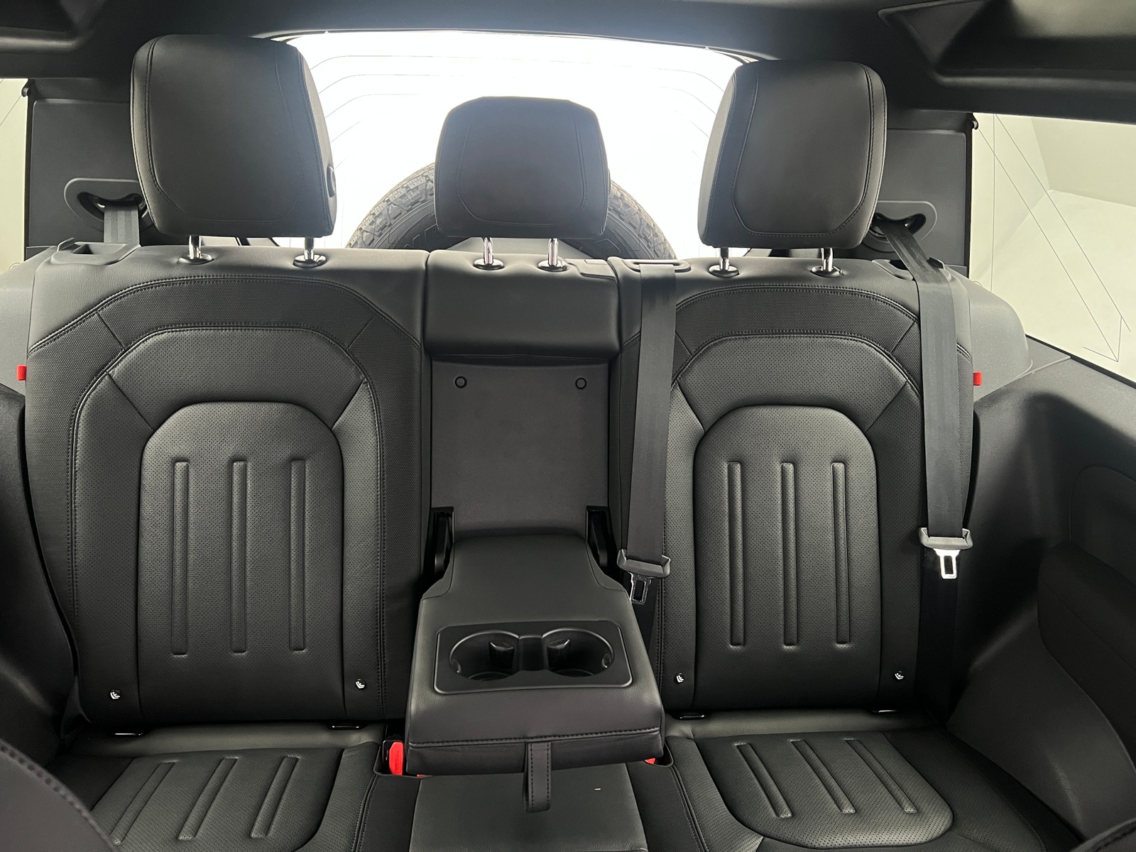 Thumbnail: 2022 Land Rover Defender - 6