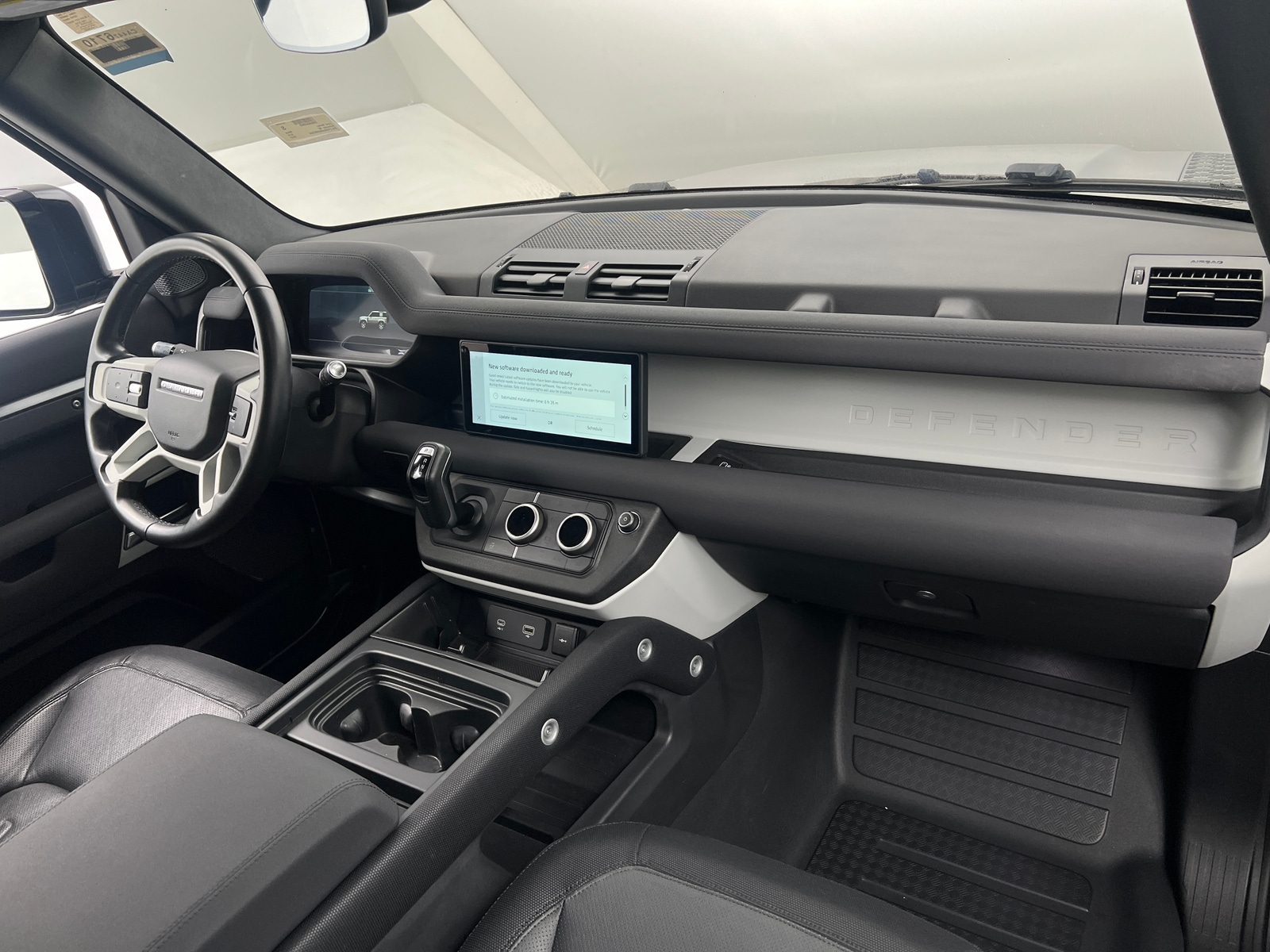 Thumbnail: 2022 Land Rover Defender - 3