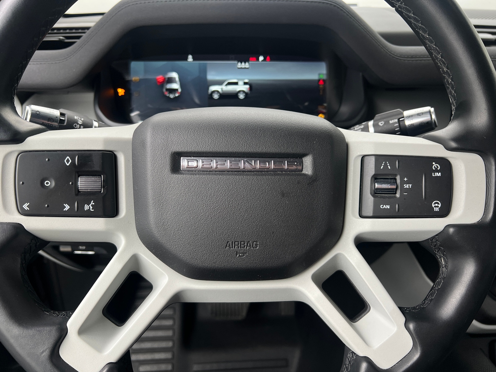 Thumbnail: 2022 Land Rover Defender - 5