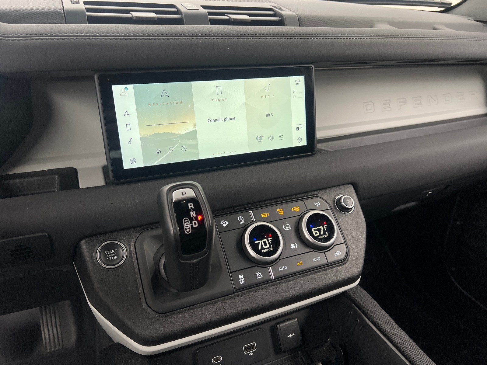 Thumbnail: 2022 Land Rover Defender - 4