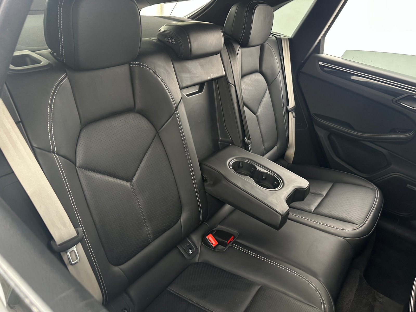 Thumbnail: 2022 Porsche Macan - 5