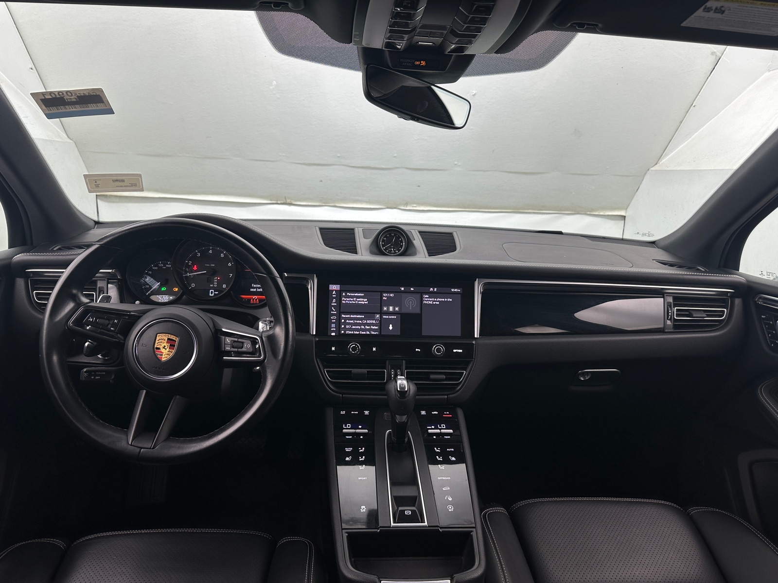 Thumbnail: 2022 Porsche Macan - 2