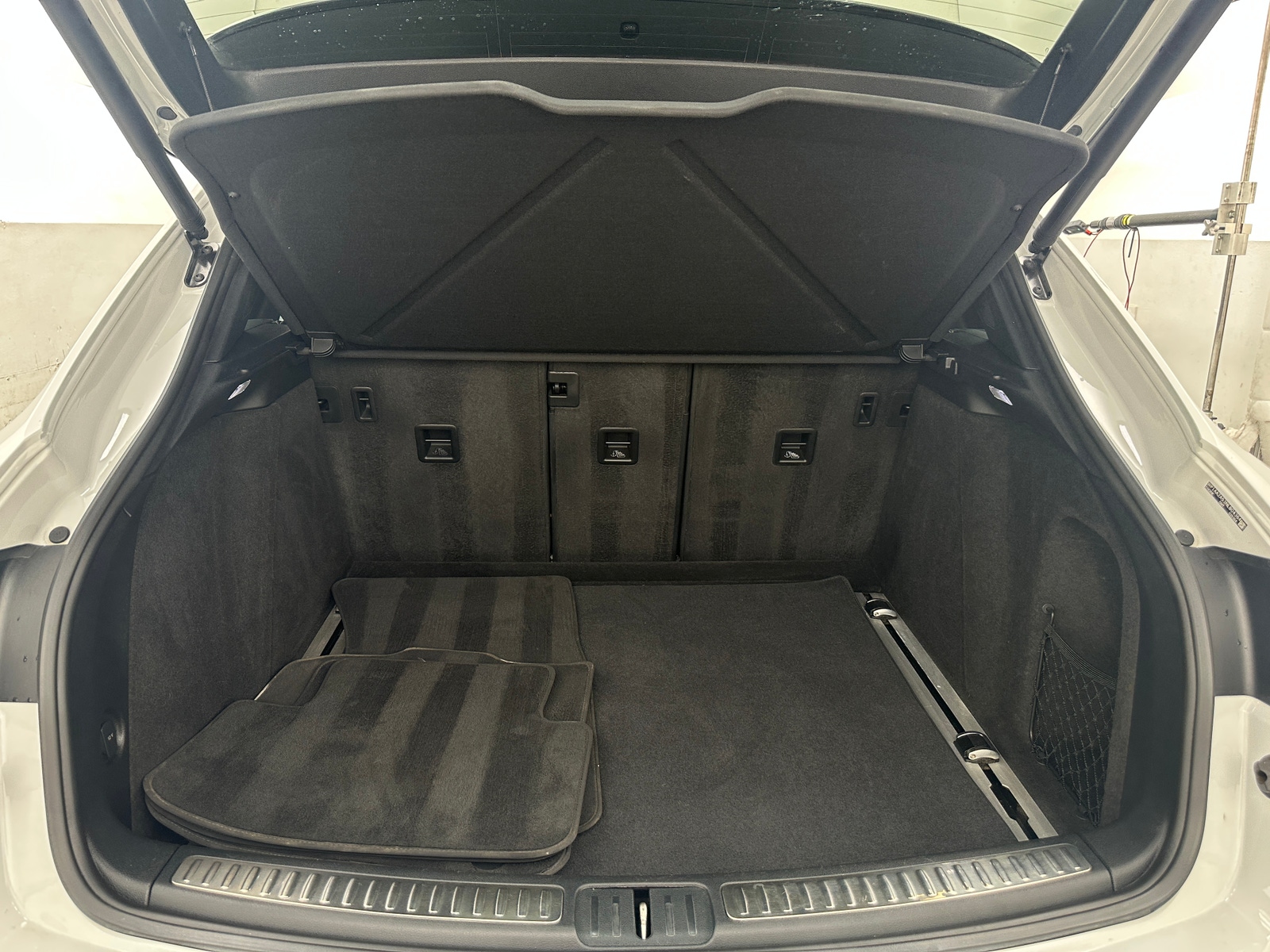 Thumbnail: 2022 Porsche Macan - 6