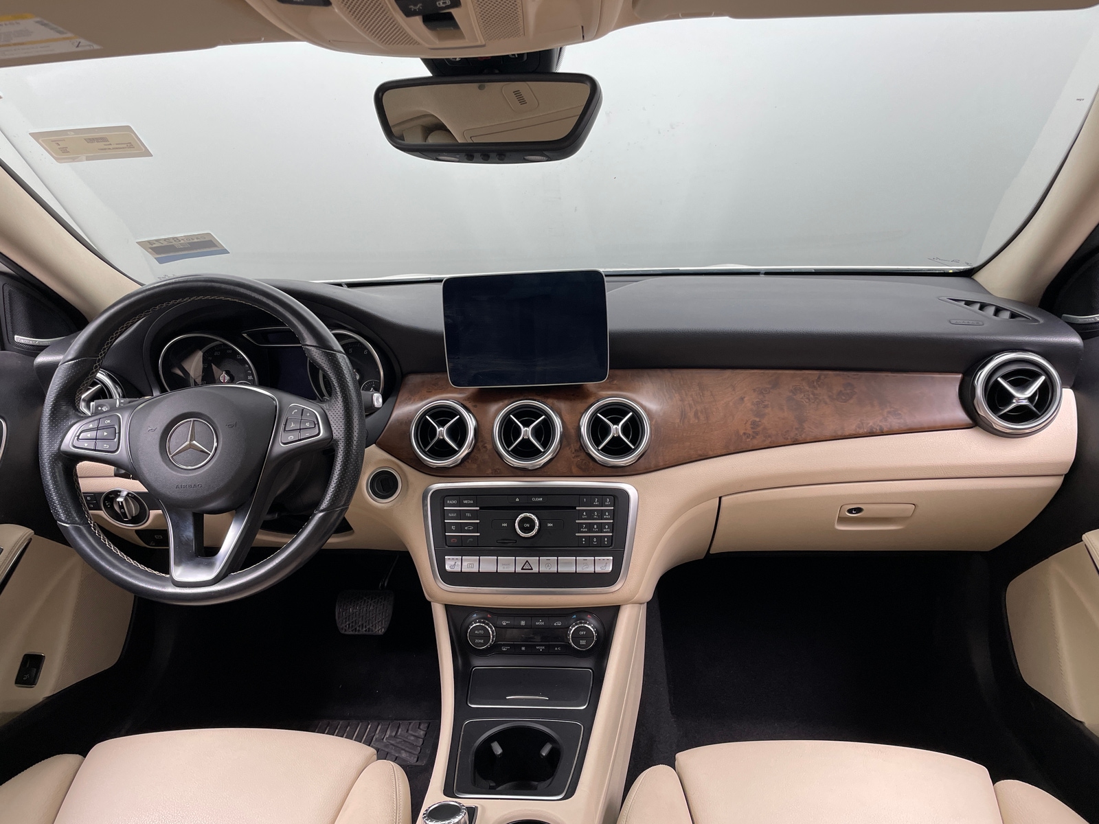 Thumbnail: 2020 Mercedes-Benz GLA - 2